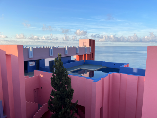 A TRIP TO CALPE TO BED DOWN AT LA MURALLA ROJA